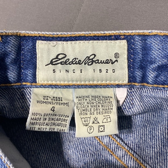 Eddie Bauer shorts. Size 4 - Picture 4 of 4